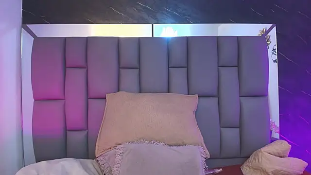 Snapshot of _MiaBrown_ chatting on 02.25.26 MiaBrown online show from 02.25.26