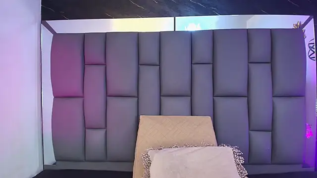 Snapshot of _MiaBrown_ chatting on 03.06.26 MiaBrown online show from 03.06.26