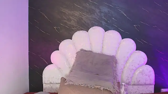 Snapshot of _MiaBrown_ chatting on 03.19.26 MiaBrown online show from 03.19.26