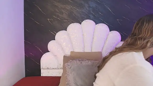 Snapshot of _MiaBrown_ chatting on 03.21.26 MiaBrown online show from 03.21.26