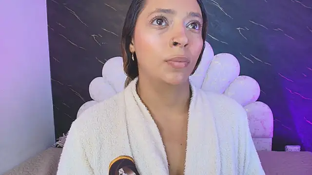 Snapshot of _MiaBrown_ chatting on 05.31.26 MiaBrown online show from 05.31.26