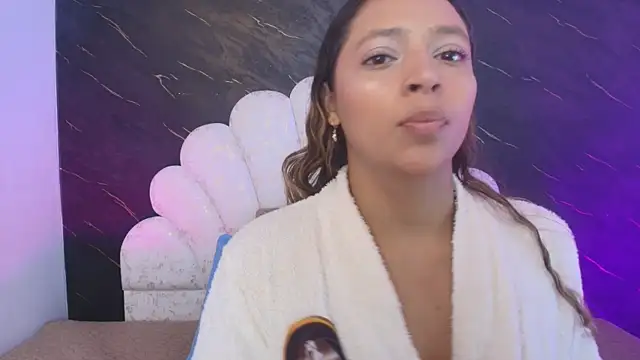 Snapshot of _MiaBrown_ chatting on 06.09.26 MiaBrown online show from 06.09.26