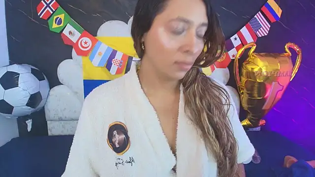 Snapshot of _MiaBrown_ chatting on 06.24.26 MiaBrown online show from 06.24.26