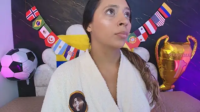 Snapshot of _MiaBrown_ chatting on 06.27.26 MiaBrown online show from 06.27.26