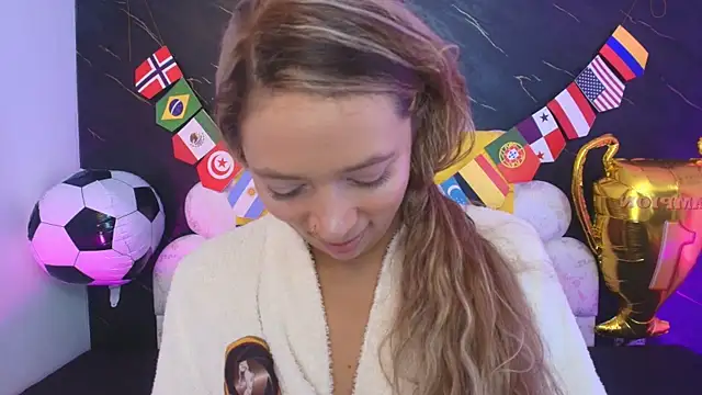 Snapshot of _MiaBrown_ chatting on 06.30.26 MiaBrown online show from 06.30.26