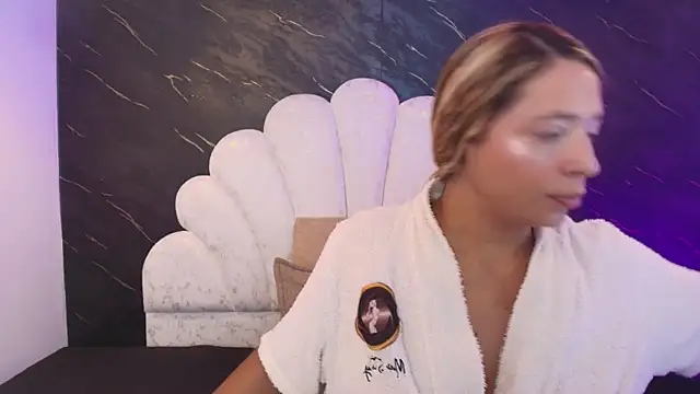 Snapshot of _MiaBrown_ chatting on 07.31.26 MiaBrown online show from 07.31.26