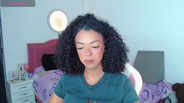 Snapshot of Tanedra_collings chatting on 07.15.26 Tanedra collings online show from 07.15.26
