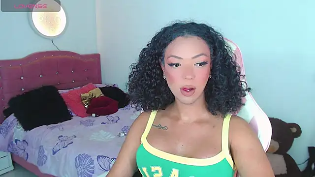 Snapshot of Tanedra_collings chatting on 07.27.26 Tanedra collings online show from 07.27.26