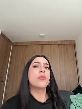 Snapshot of Nicollemays chatting on 05.25.26 Nicollemays online show from 05.25.26