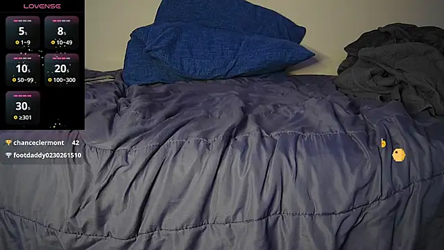 Snapshot of teaser4_ chatting on 12.30.24 teaser4 online show from 12.30.24