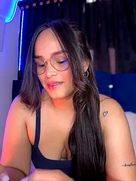 Snapshot of Merloth chatting on 10.02.25 Merloth online show from 10.02.25