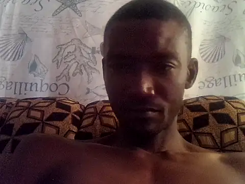 Snapshot of LookingLover34 chatting on 11.06.25 LookingLover34 online show from 11.06.25