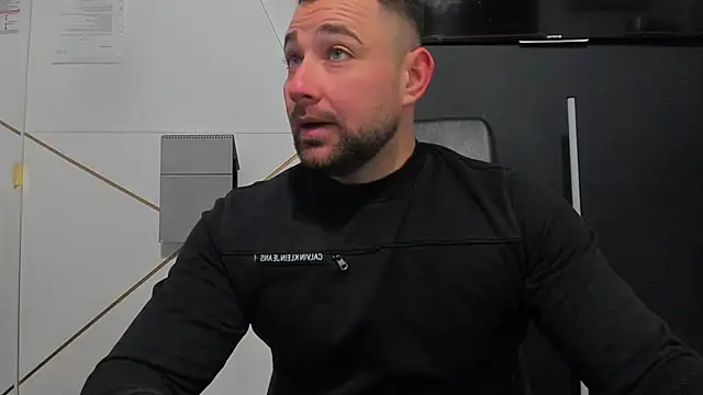 Snapshot of DuncanStone chatting on 01.16.26 DuncanStone online show from 01.16.26