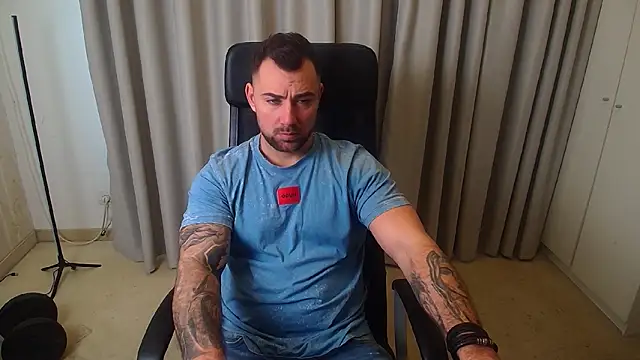 Snapshot of DuncanStone chatting on 02.02.26 DuncanStone online show from 02.02.26