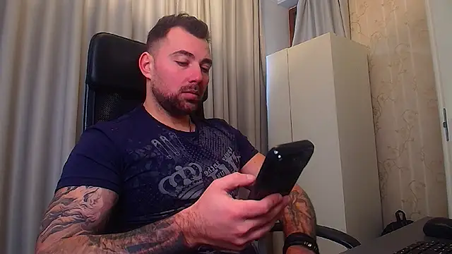 Snapshot of DuncanStone chatting on 02.03.26 DuncanStone online show from 02.03.26