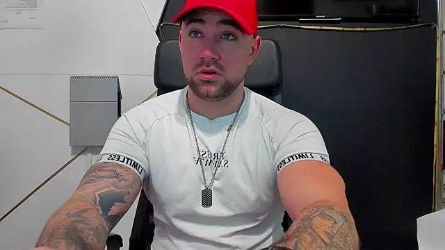 Snapshot of DuncanStone chatting on 02.21.26 DuncanStone online show from 02.21.26