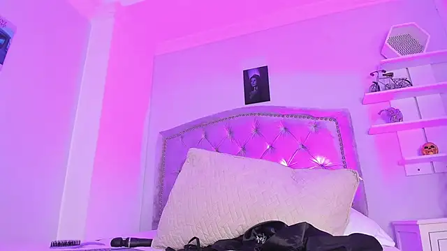 CamileHolmes online show from 12.28.24