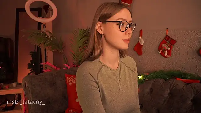 Snapshot of TataCoy chatting on 01.04.25 TataCoy online show from 01.04.25