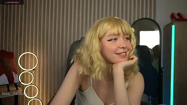 Snapshot of TataCoy chatting on 02.27.25 TataCoy online show from 02.27.25