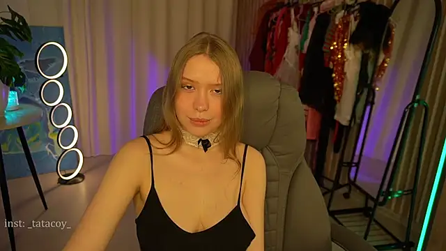 Snapshot of TataCoy chatting on 03.06.25 TataCoy online show from 03.06.25