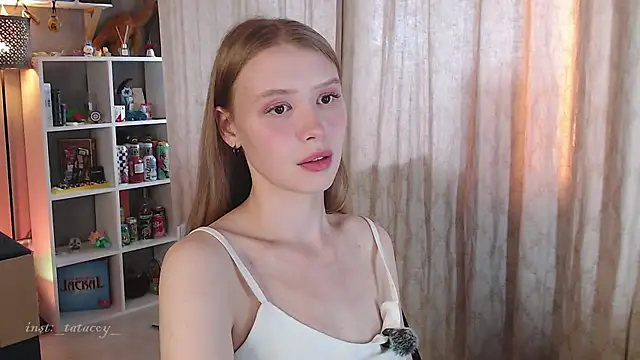 Snapshot of TataCoy chatting on 09.09.25 TataCoy online show from 09.09.25