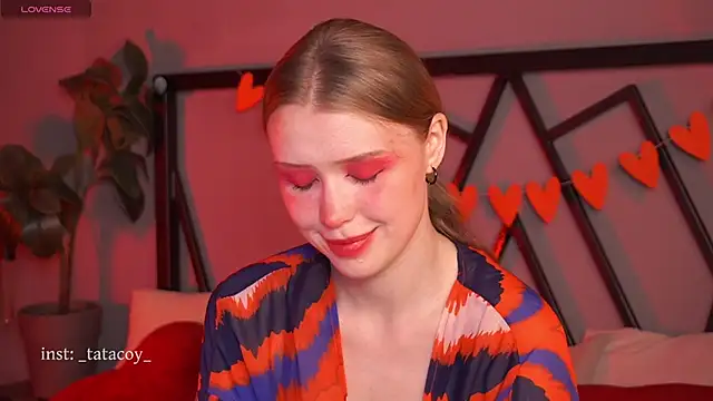 Snapshot of TataCoy chatting on 09.23.25 TataCoy online show from 09.23.25