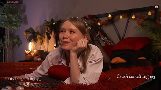 Snapshot of TataCoy chatting on 10.25.25 TataCoy online show from 10.25.25