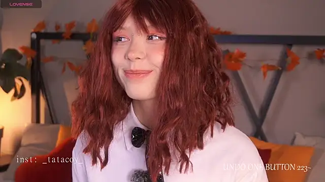 Snapshot of TataCoy chatting on 11.04.25 TataCoy online show from 11.04.25