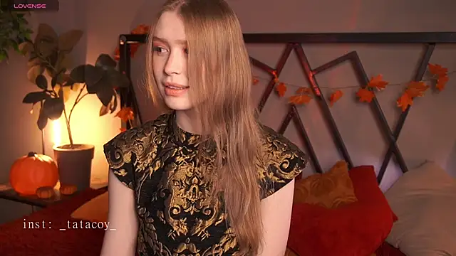 Snapshot of TataCoy chatting on 11.11.25 TataCoy online show from 11.11.25