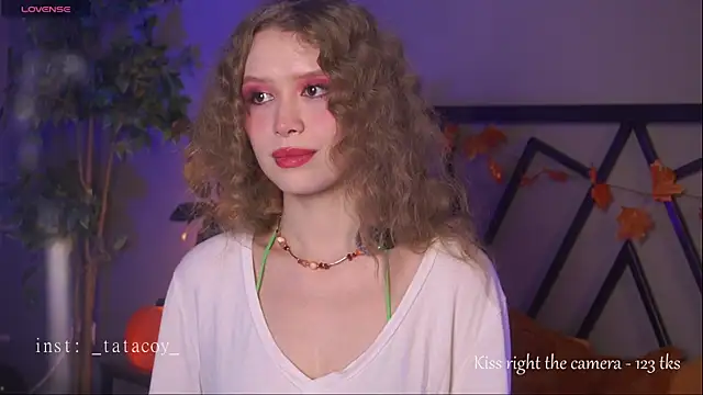 Snapshot of TataCoy chatting on 11.18.25 TataCoy online show from 11.18.25