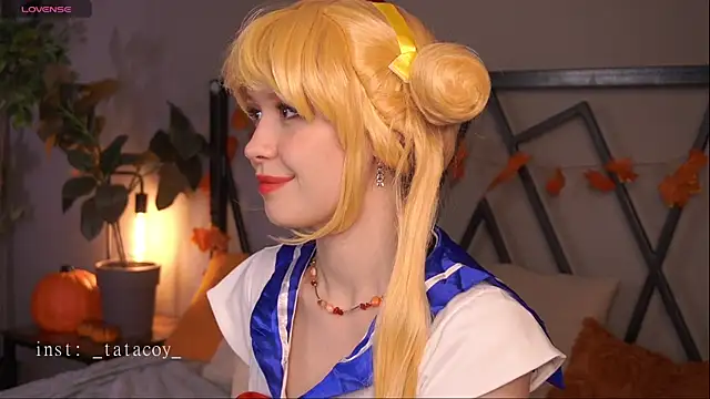 Snapshot of TataCoy chatting on 11.28.25 TataCoy online show from 11.28.25