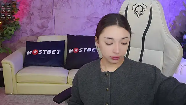 Snapshot of Jasmine_Flow chatting on 12.17.24 Jasmine Flow online show from 12.17.24