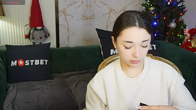 Snapshot of Jasmine_Flow chatting on 12.18.24 Jasmine Flow online show from 12.18.24