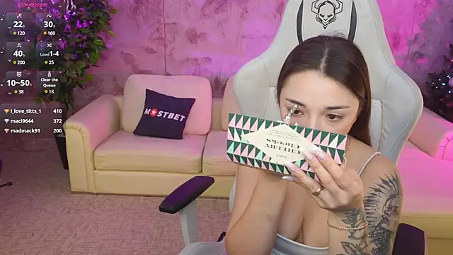 Snapshot of Jasmine_Flow chatting on 01.05.25 Jasmine Flow online show from 01.05.25