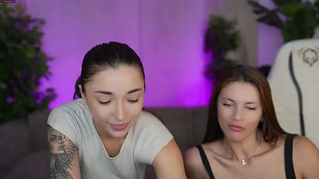 Snapshot of Jasmine_Flow chatting on 09.10.25 Jasmine Flow online show from 09.10.25