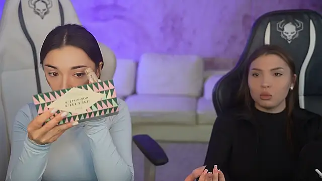 Snapshot of Jasmine_Flow chatting on 10.21.25 Jasmine Flow online show from 10.21.25