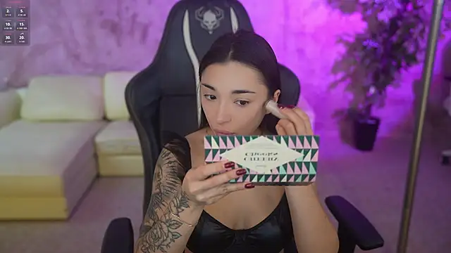 Snapshot of Jasmine_Flow chatting on 11.29.25 Jasmine Flow online show from 11.29.25