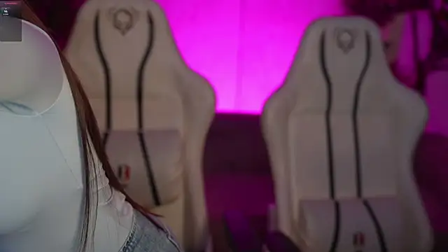 Snapshot of Jasmine_Flow chatting on 12.23.25 Jasmine Flow online show from 12.23.25