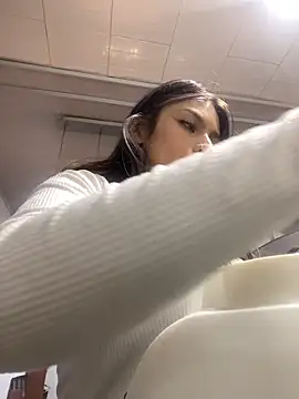 Tiffanysurez  online show from 03.13.26