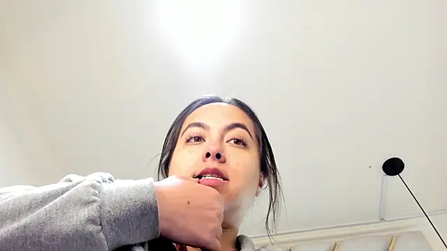 nalalye cruzz  online show from 03.16.25