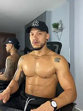 ARON TAYLER01 online show from 02.02.25