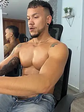 ARON TAYLER01 online show from 03.18.25