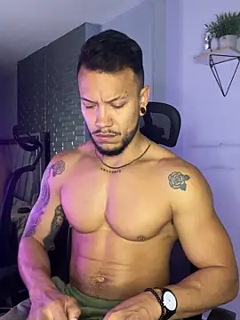 ARON TAYLER01 online show from 10.02.25