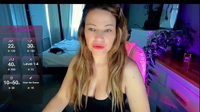 Brit Housewife online show from 02.25.26