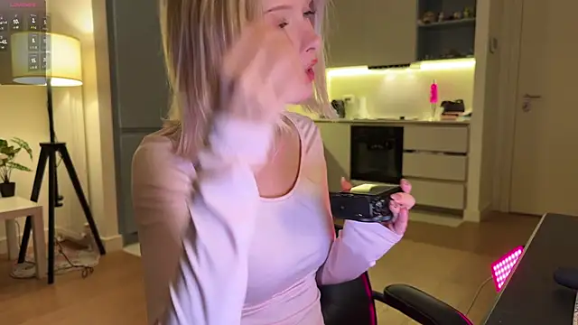 neon demon online show from 09.18.25