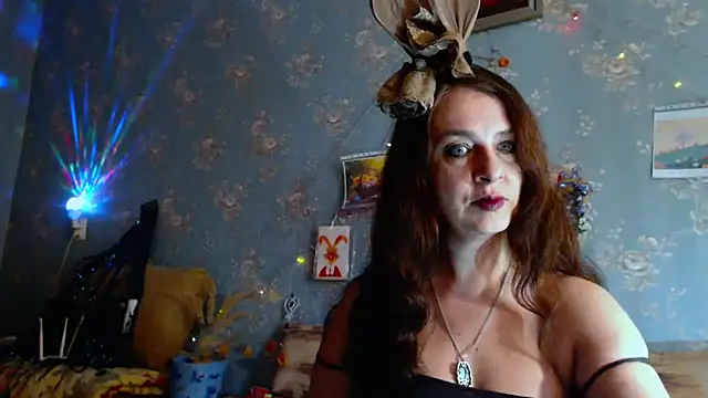 VanezaSmith online show from 04.07.26