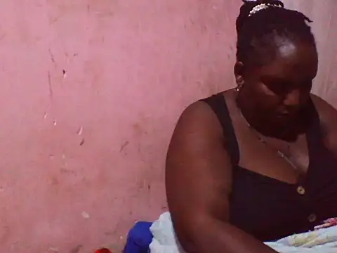 Snapshot of big_clits chatting on 11.04.25 big clits online show from 11.04.25