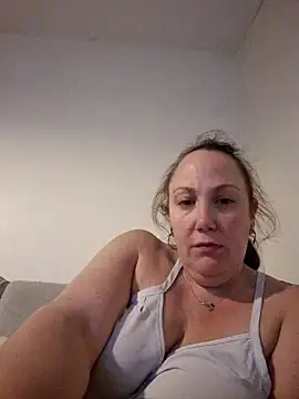 Wisie Cutie online show from 03.18.25