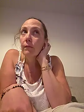 Wisie Cutie online show from 04.25.26