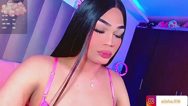 Snapshot of AiishaRose chatting on 02.23.25 AiishaRose online show from 02.23.25